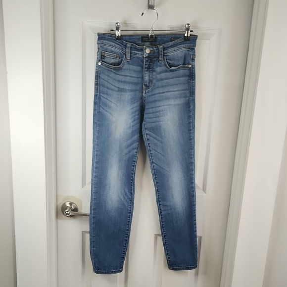 Judy Blue Denim - Judy Blue Relaxed Fit Skinny Jeans